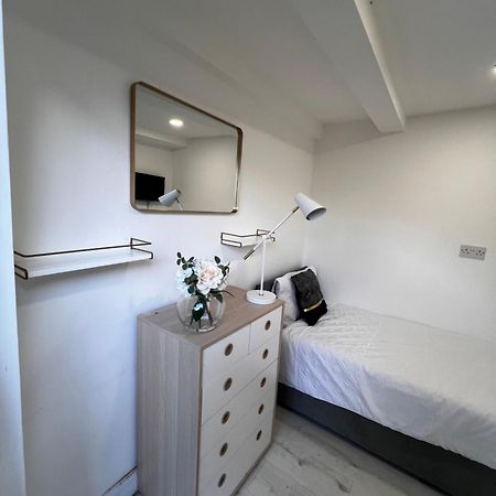 Lovely Ensuite Room In Corby Rockingham Zewnętrze zdjęcie