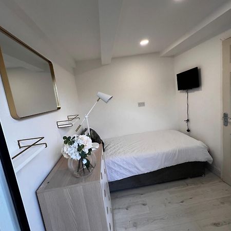 Lovely Ensuite Room In Corby Rockingham Zewnętrze zdjęcie