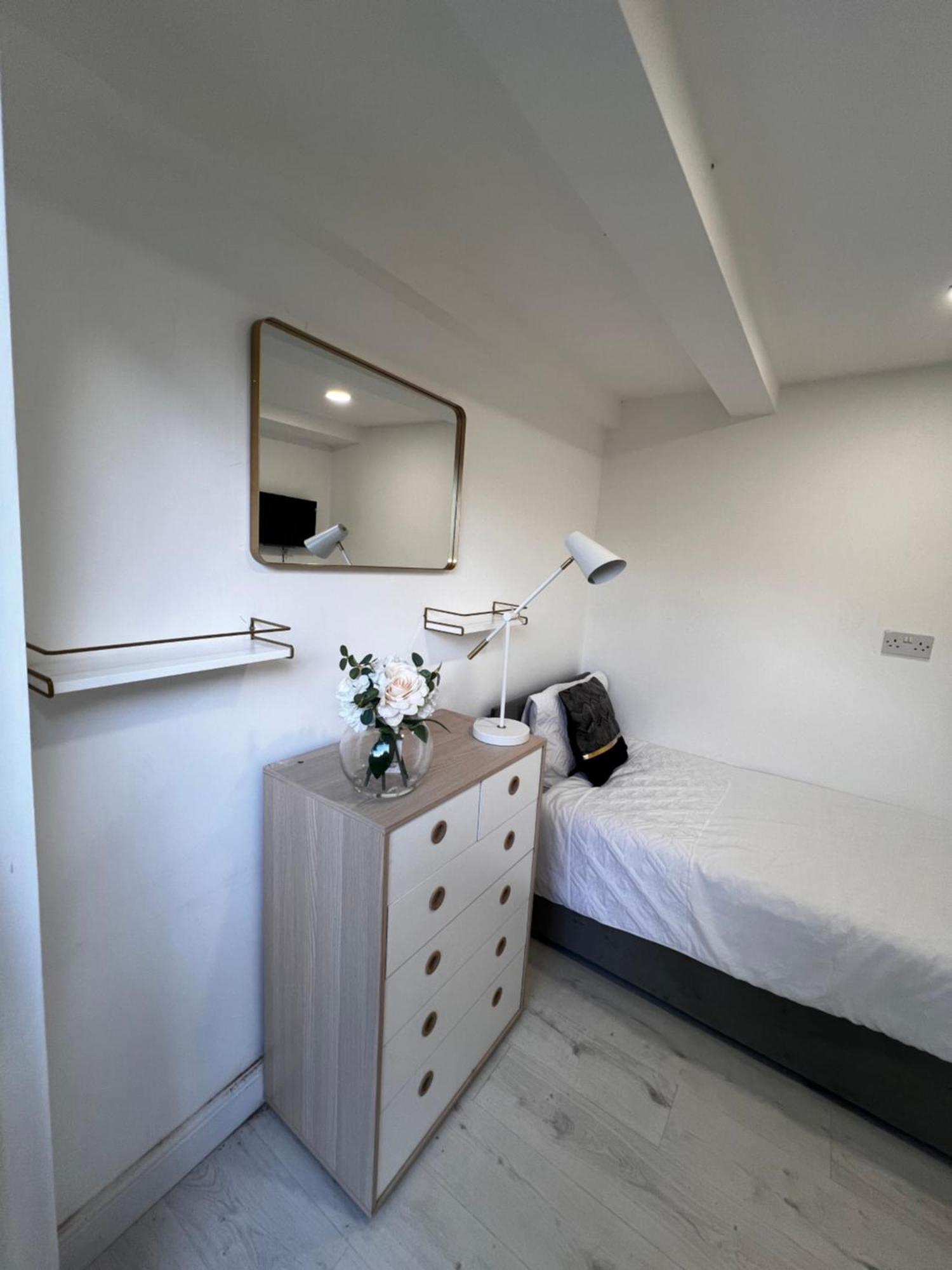Lovely Ensuite Room In Corby Rockingham Zewnętrze zdjęcie